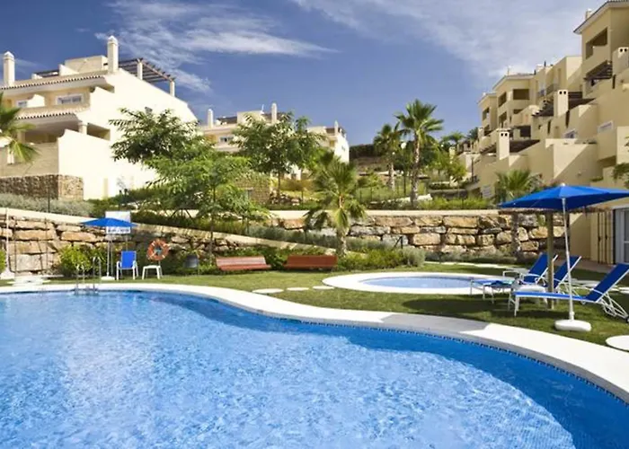 Checkin Colina Del Paraiso فندق إِستيبونا