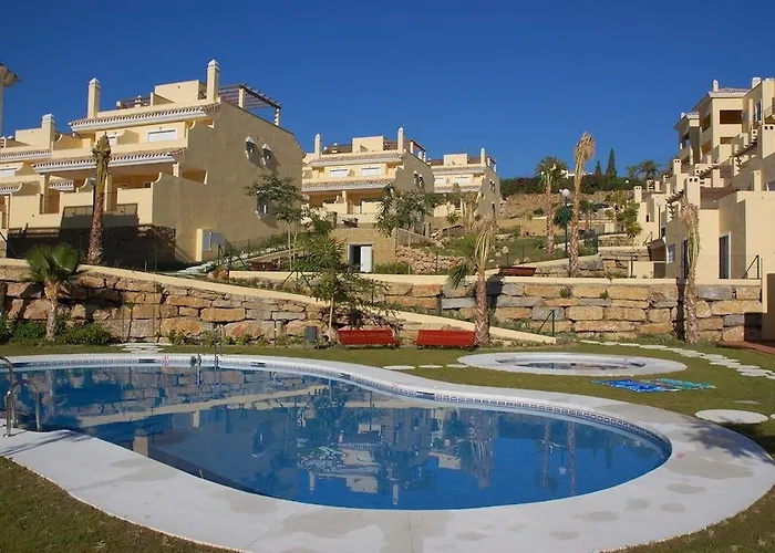 Checkin Colina Del Paraiso فندق إِستيبونا